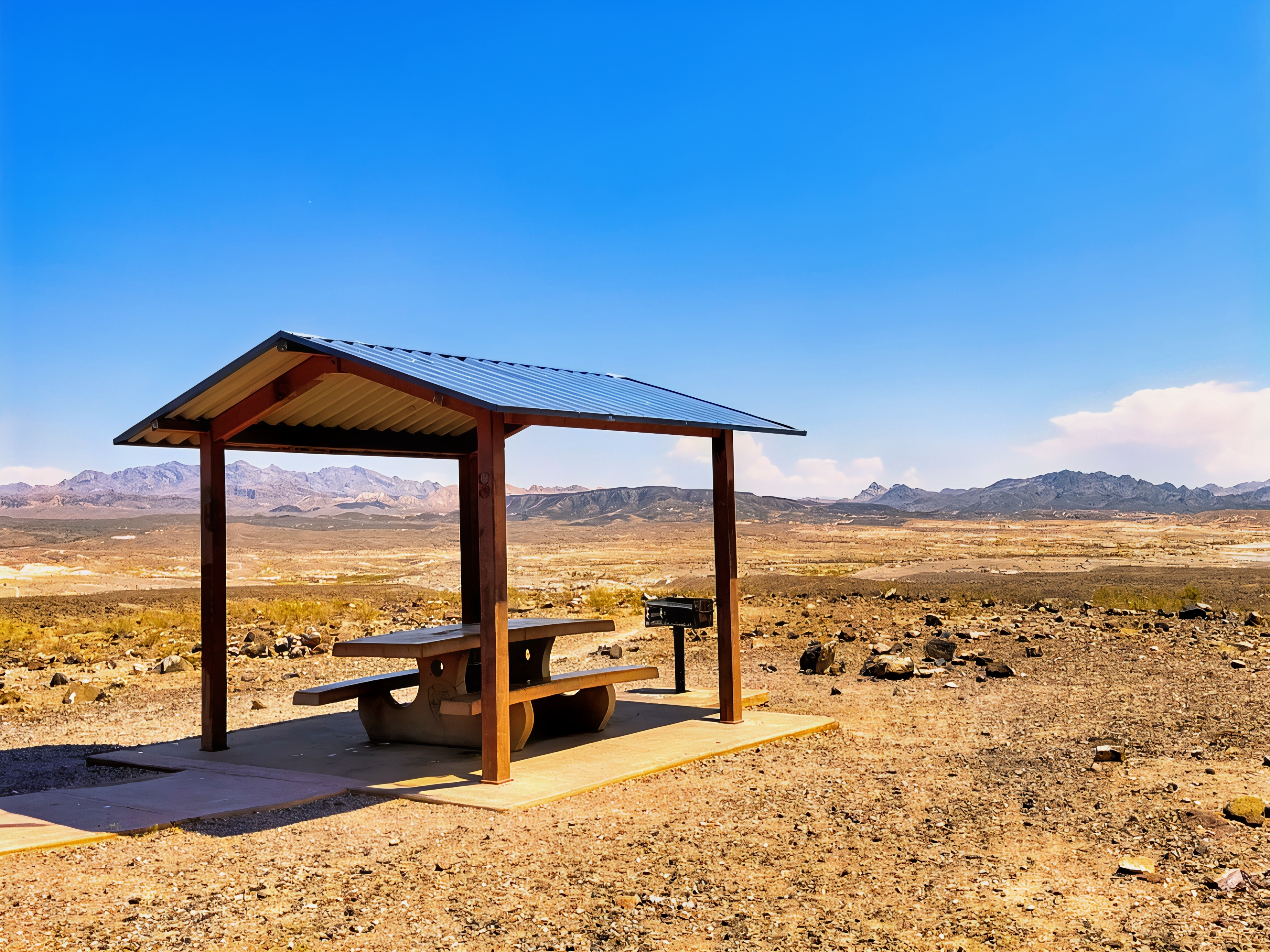 Desert Mountains and Blue Waters at Longview Overlook | Lake Mead
